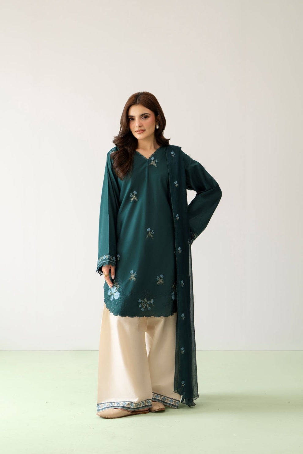 Aira 3pc Embroidered Dress (Farshi Shalwar)