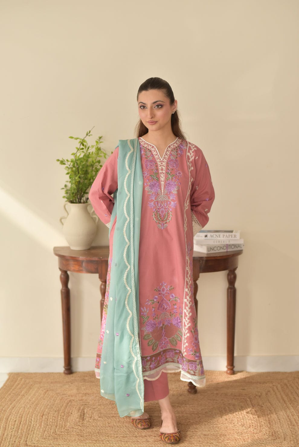 Nura Embroidered 3pcs