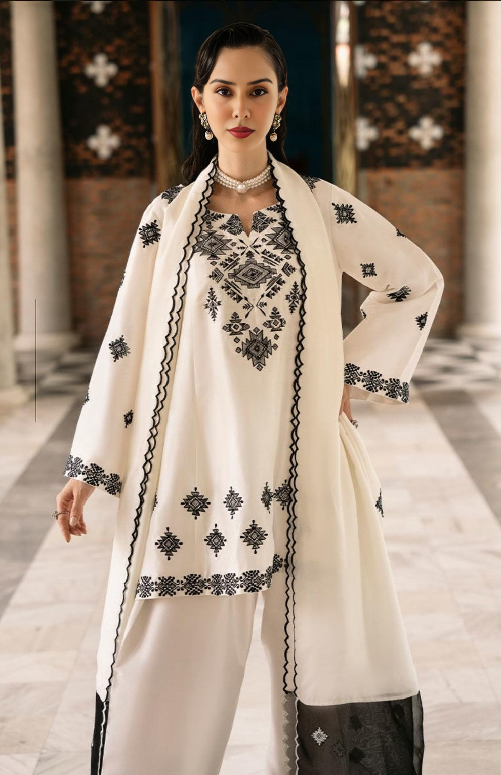 White hoor Embroidered 3pcs